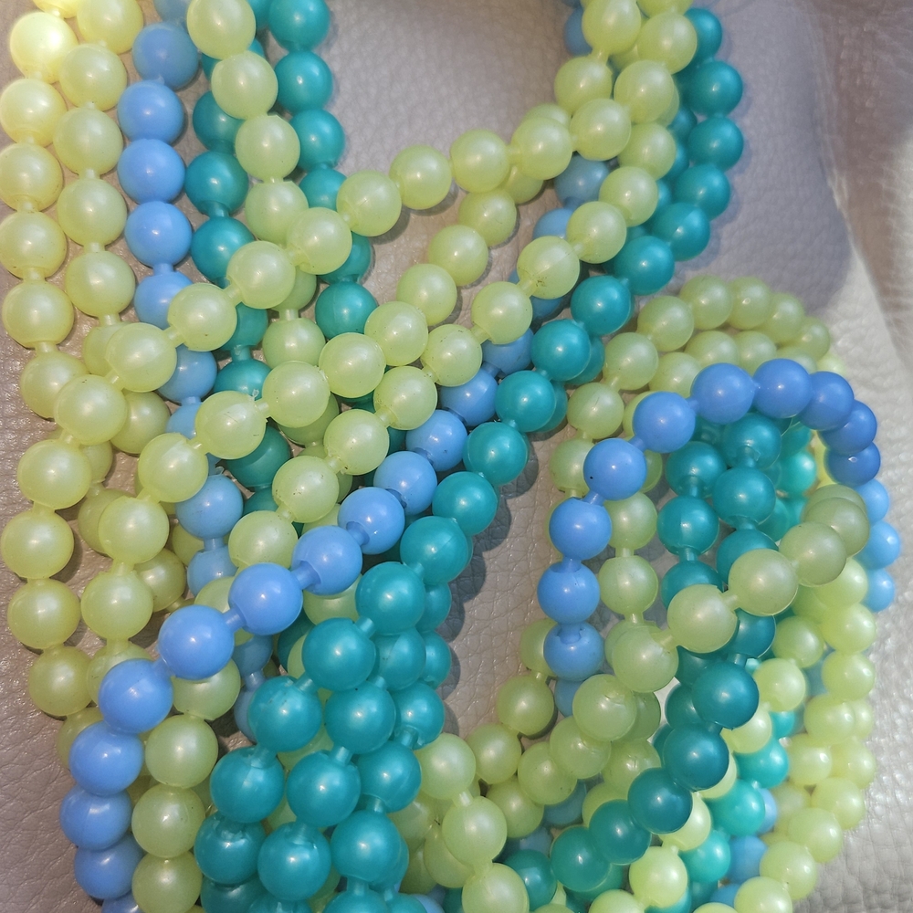 Elegant Beaded Necklace in Blue and Yellow